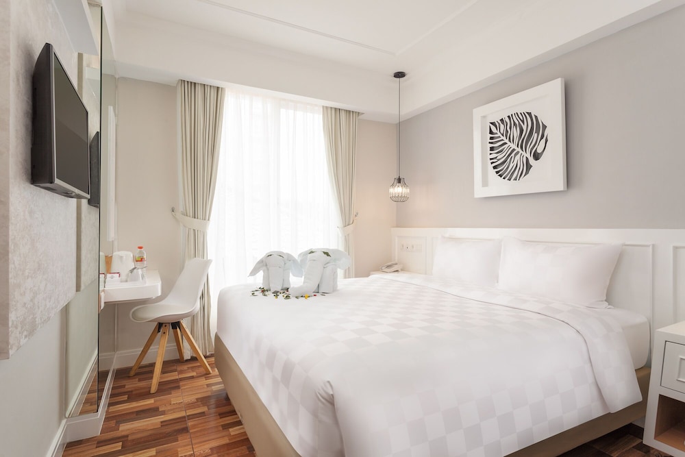 Deluxe Room, 1 Bedroom - Photo 1