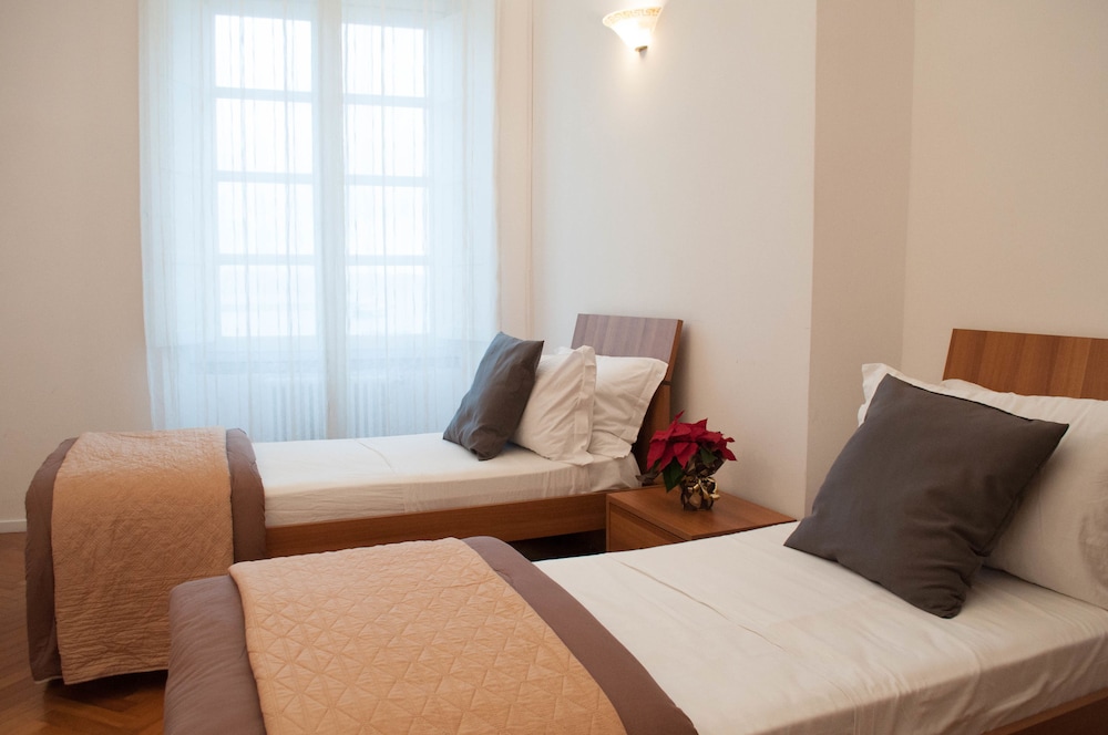 Deluxe Room, 2 Bedrooms, Ensuite photo 1