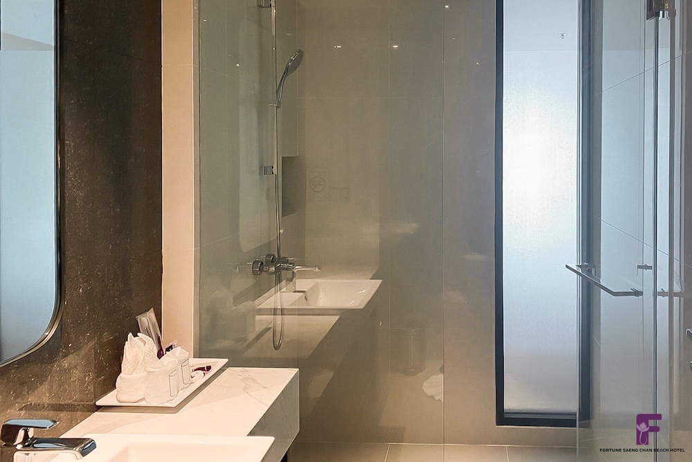 Premier Room, River View photo 2