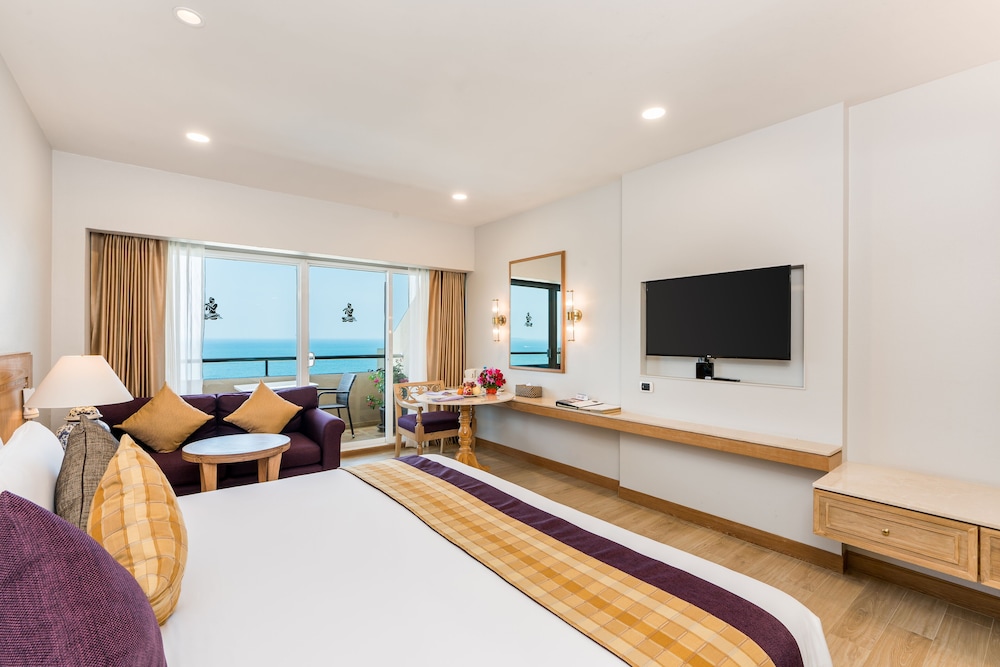 Ocean Deluxe Room - Photo 5
