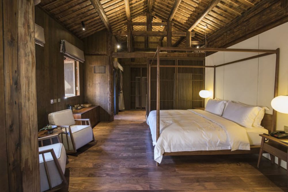 Grand Suite, 1 King Bed, Courtyard View