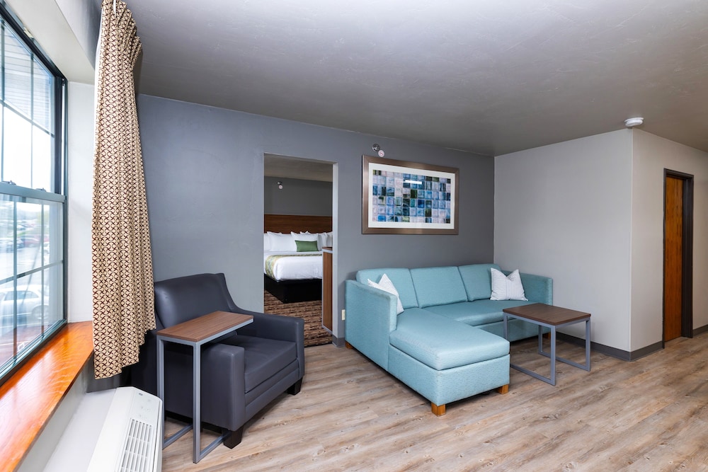 Executive 2 Room Suite, 1 King Bed - Photo 1