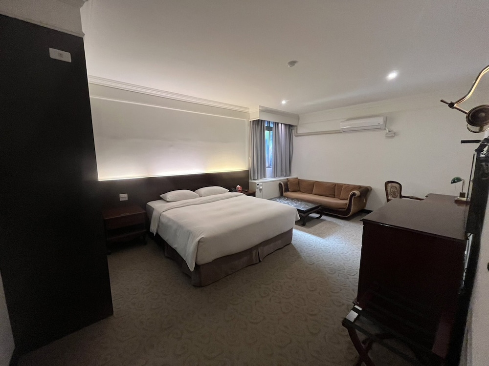 Standard Double Room, No Windows photo 3