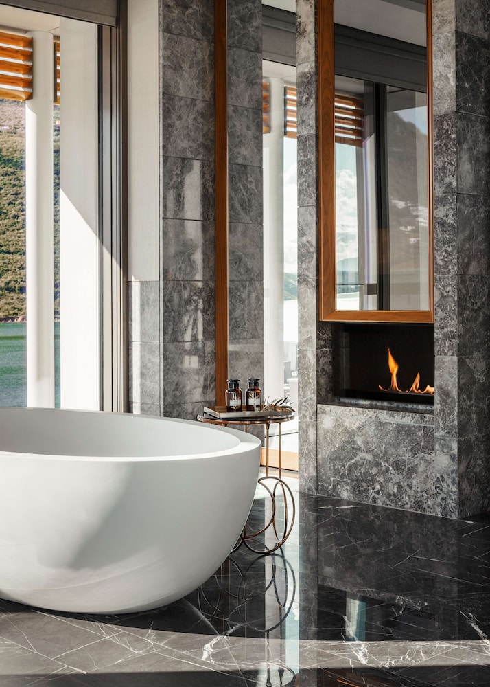 Executive Suite (one)