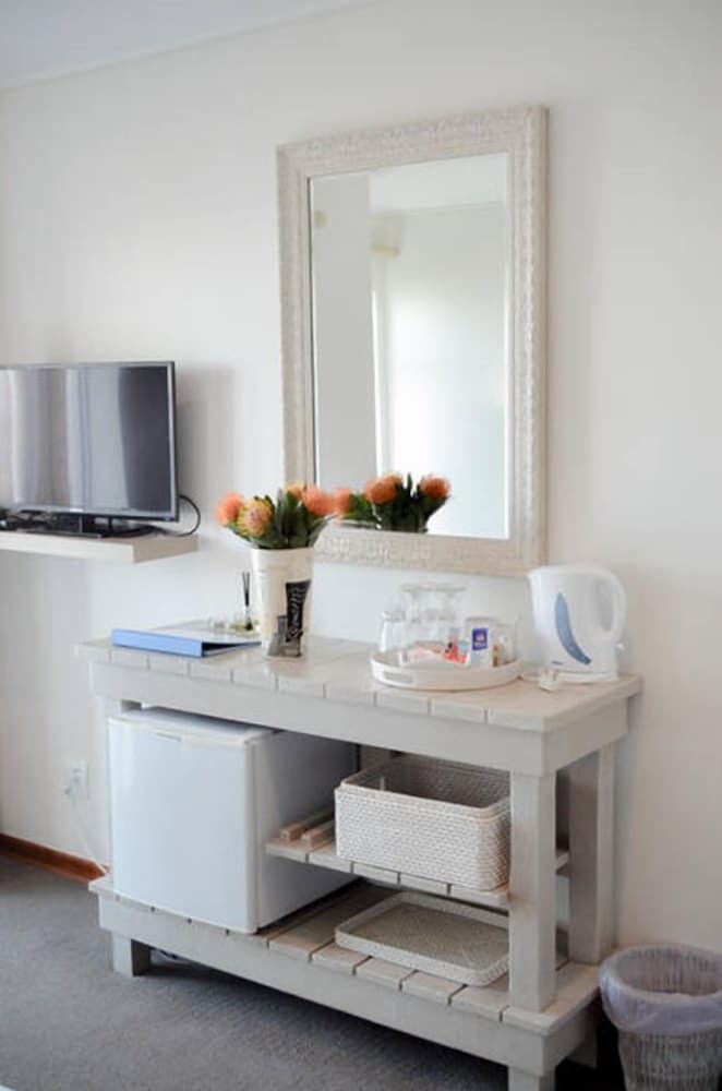 Comfort Quadruple Room, 1 Bedroom, Ocean View, Ground Floor photo 3