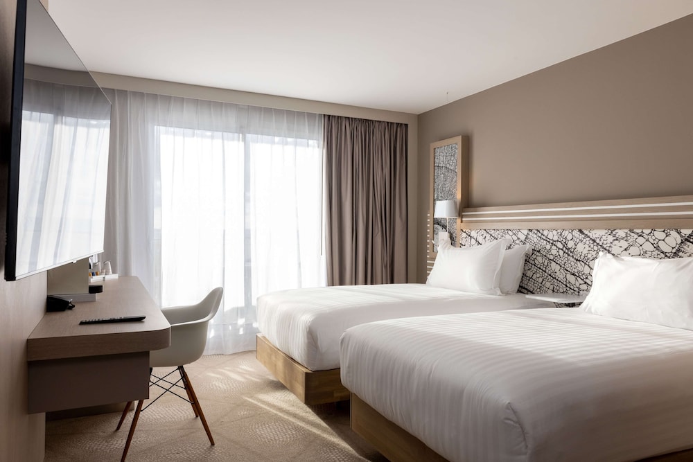 Room, 2 Twin Beds - Photo 9