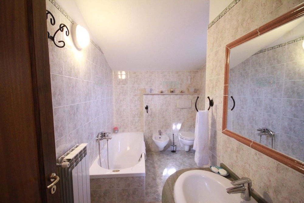 Suite, 2 Bedrooms photo 3