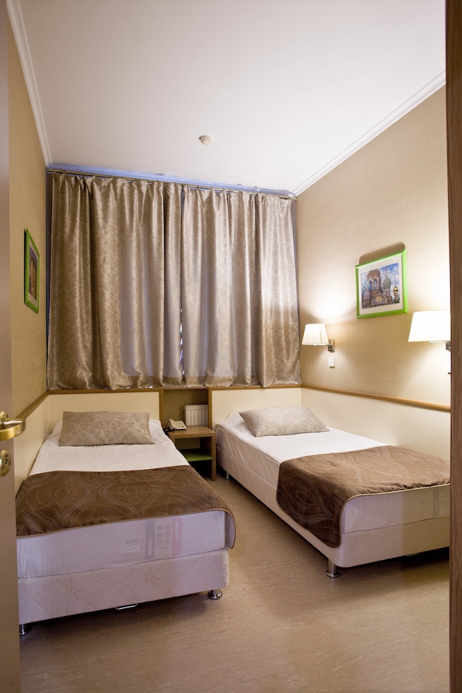 Quadruple Room, Multiple Beds photo 2
