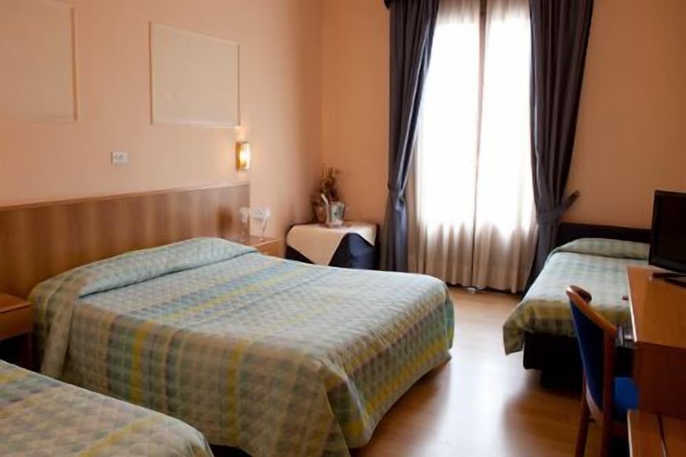Triple Room photo 2