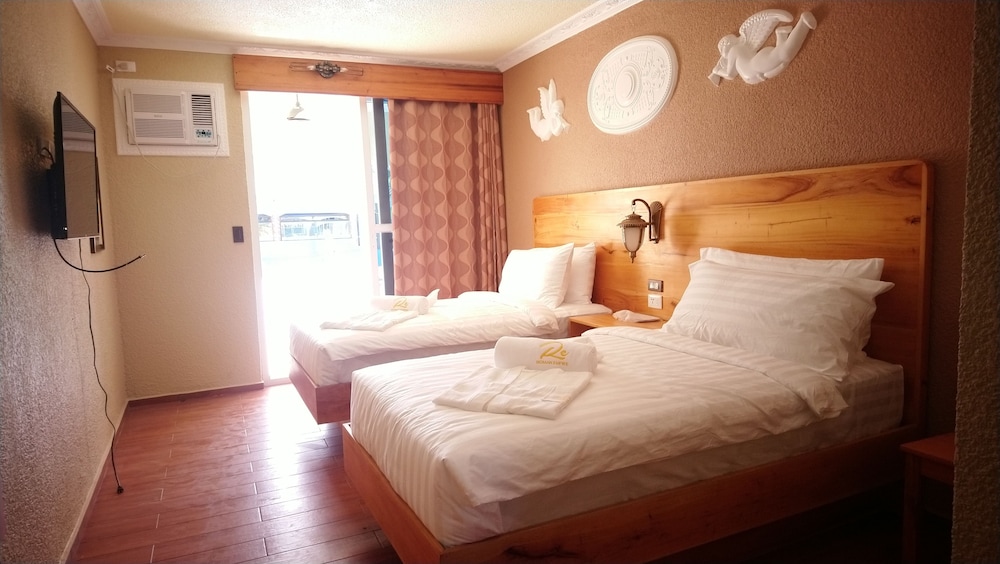 Superior Twin Room, Multiple Beds, Non Smoking, Pool View - Photo 7