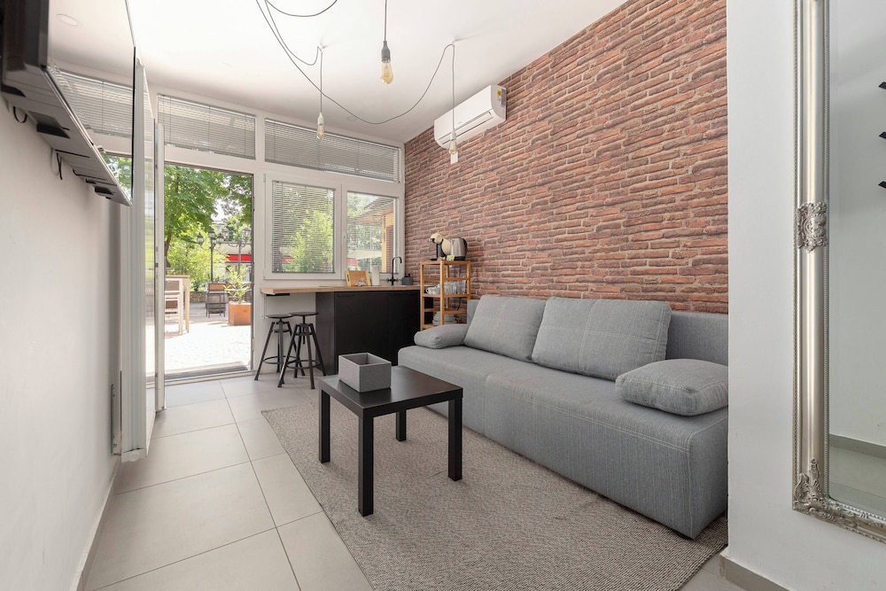 City Studio Suite, Garden View photo 2