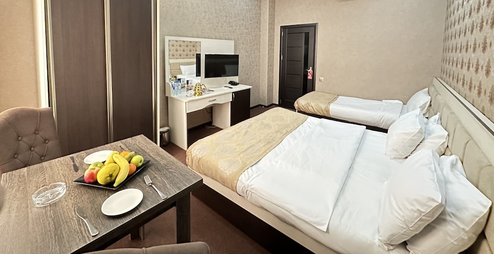 Elite Triple Room - Photo 3