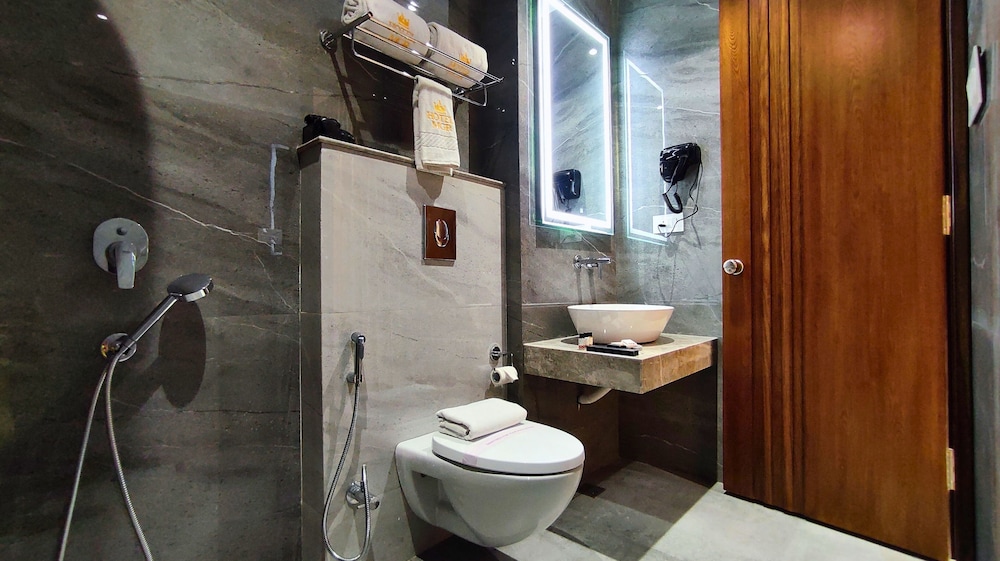 Premium Room - Photo 18