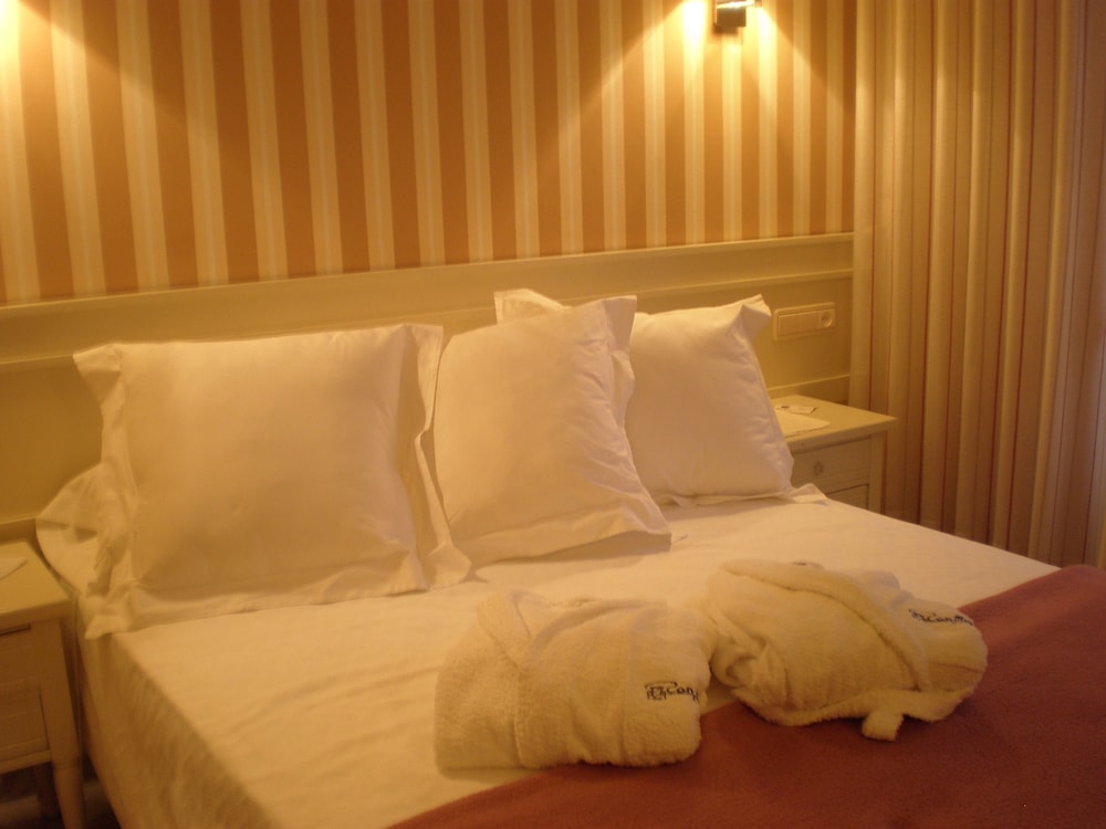 Double Room - Photo 2