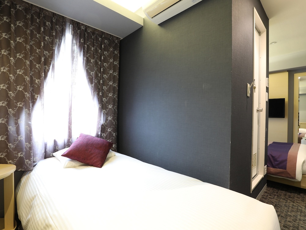 Twin Room, Non Smoking photo 2