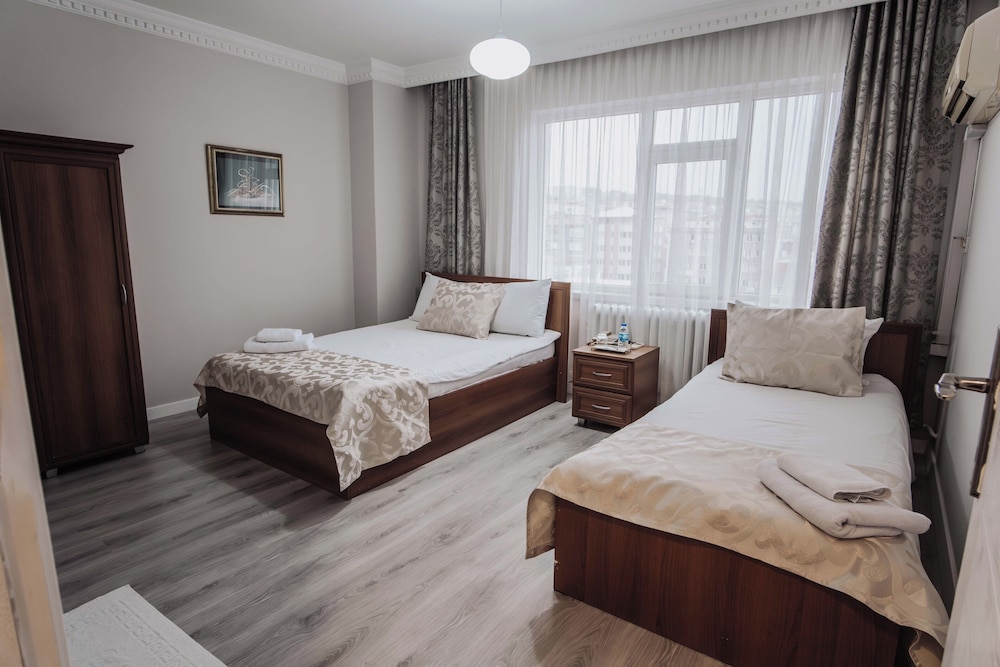 Family Triple Room, City View