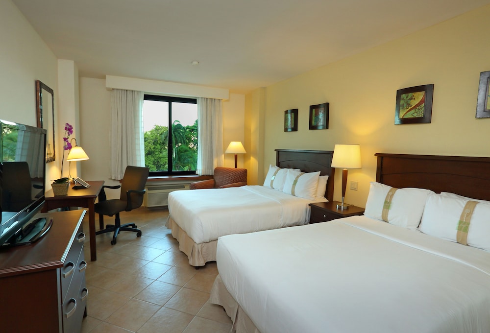 Standard Room, 2 Double Beds, Accessible - Photo 2