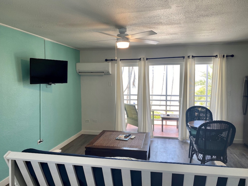 Oceanfront King Suite w/ Kitchen & Private Balcony - Photo 3