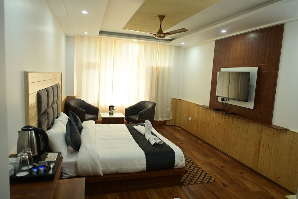 Premium Room - Photo 14