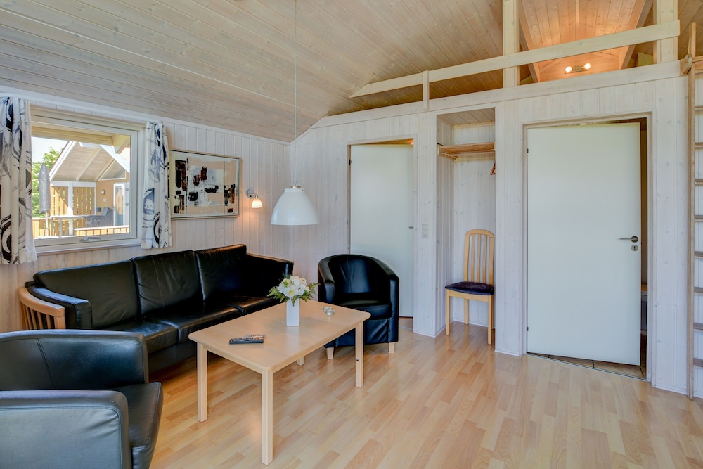 House, 2 Bedrooms, Kitchen (Linen Excluded) photo 1