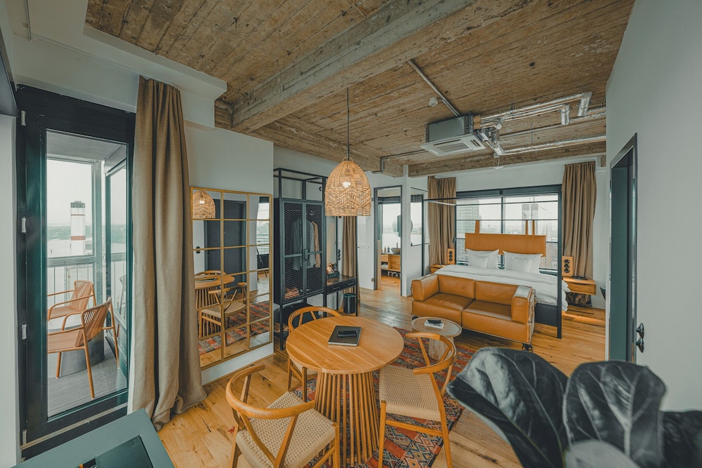 Panoramic Penthouse
