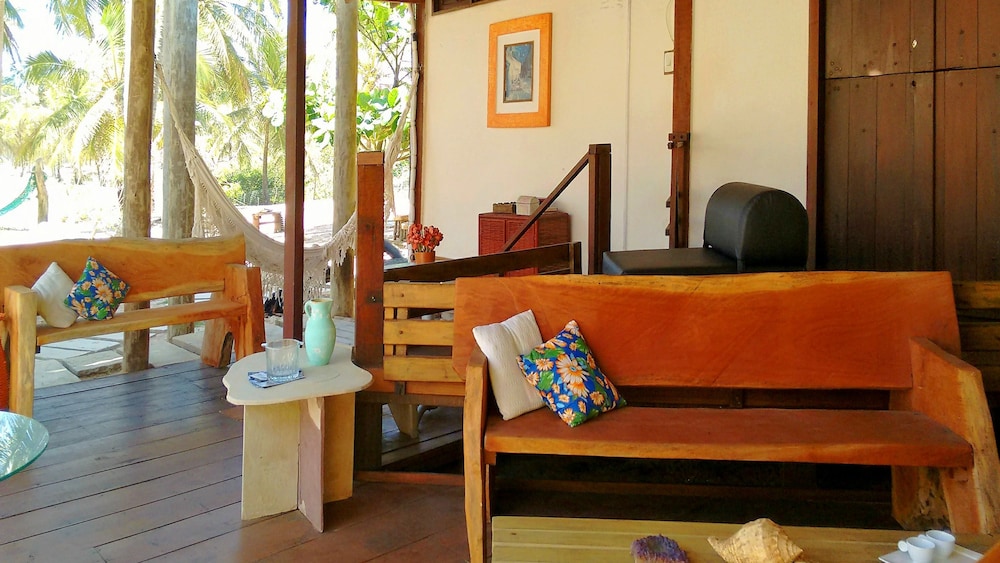 Traditional Suite, 1 Queen Bed, Balcony, Beachside photo 3