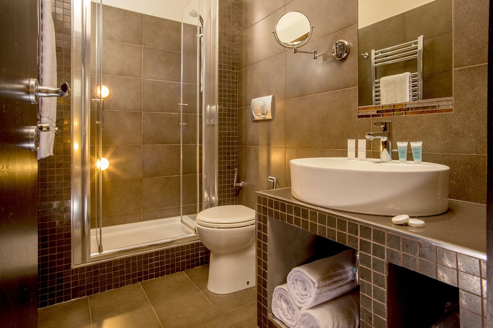 Deluxe Double Room - Photo 8
