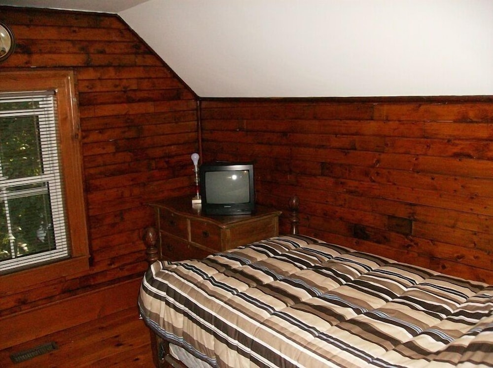 House, 4 Bedrooms (The Sandbanks Century House) photo 2