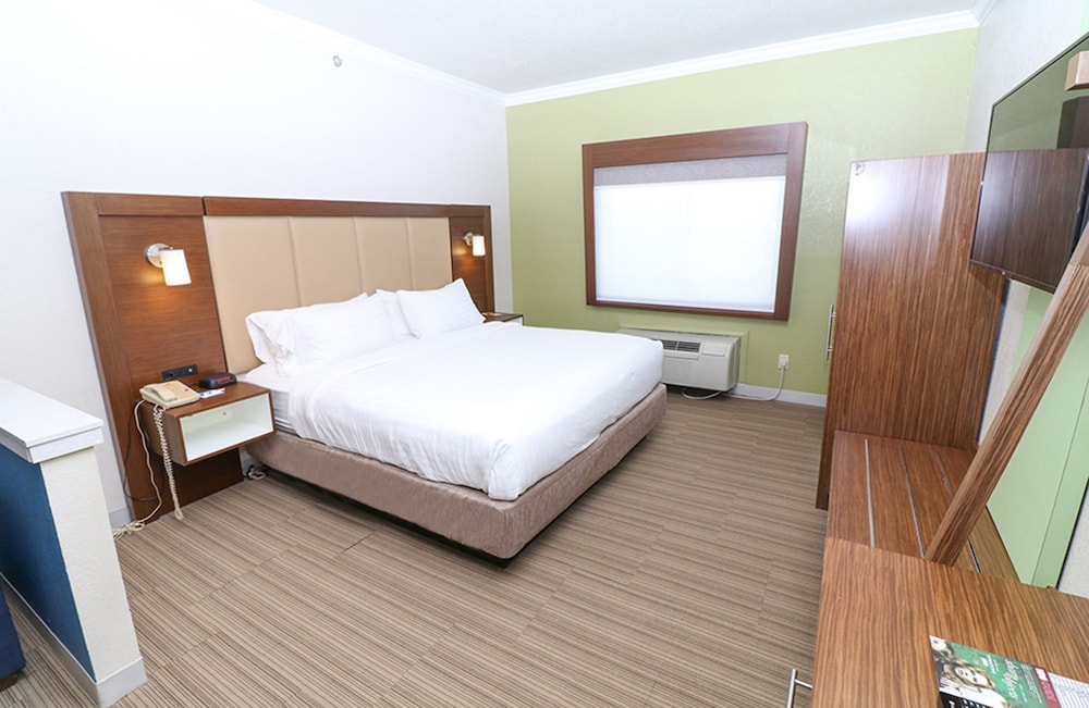 Standard Room, 2 Queen Beds, Accessible, Non Smoking (Communications) - Photo 3