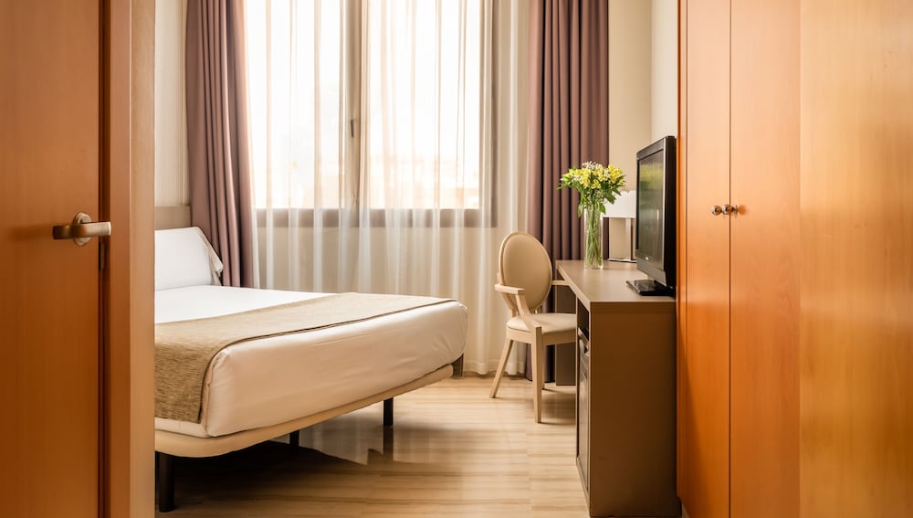 Double Room - Photo 2