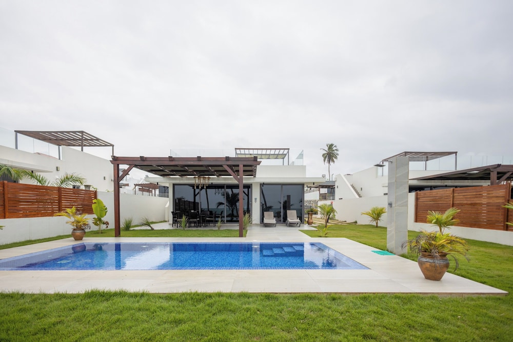 Luxury Villa, Sea View photo 2