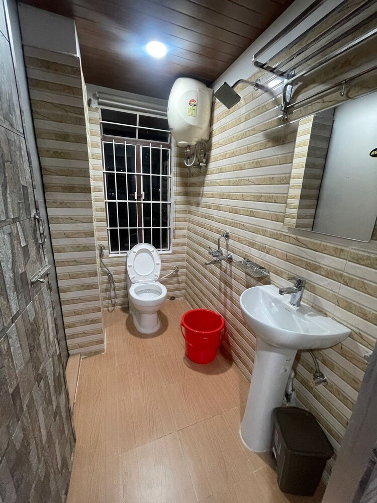 Single Room photo 2