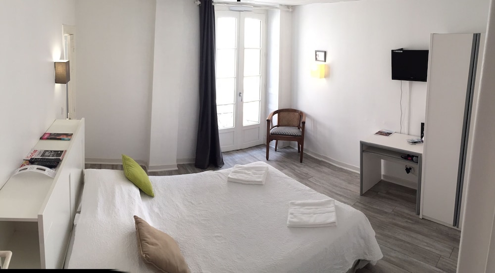 Double Room - Photo 4