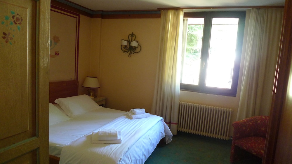 Suite, 2 Bedrooms, Balcony photo 1