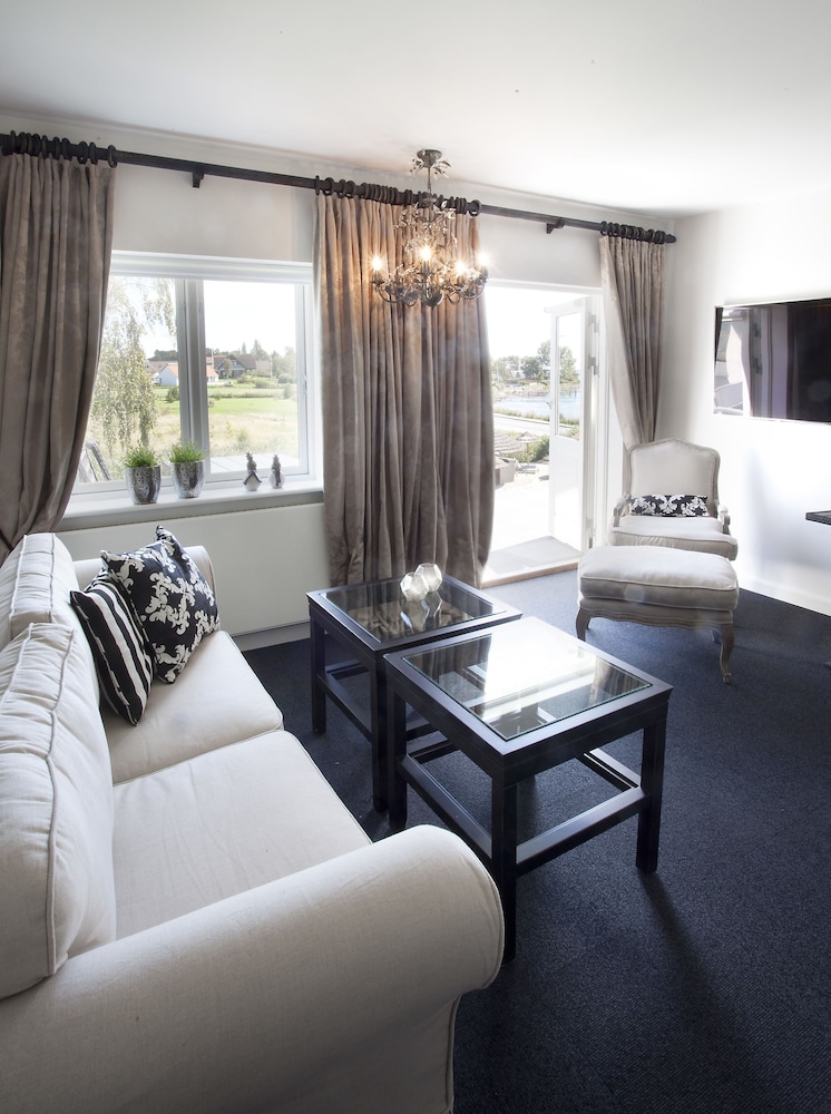 Basic Suite photo 3