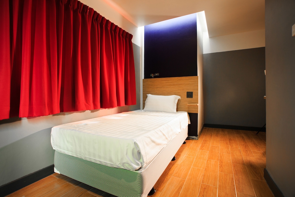 Single Room photo 2