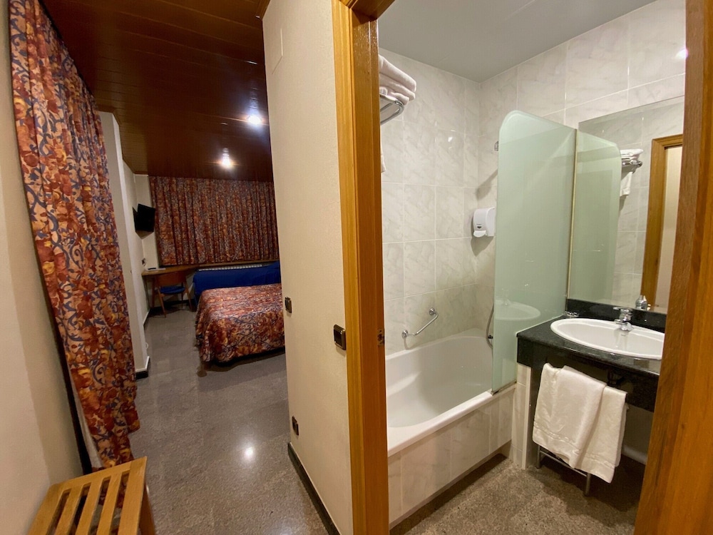 Triple Room - Photo 5