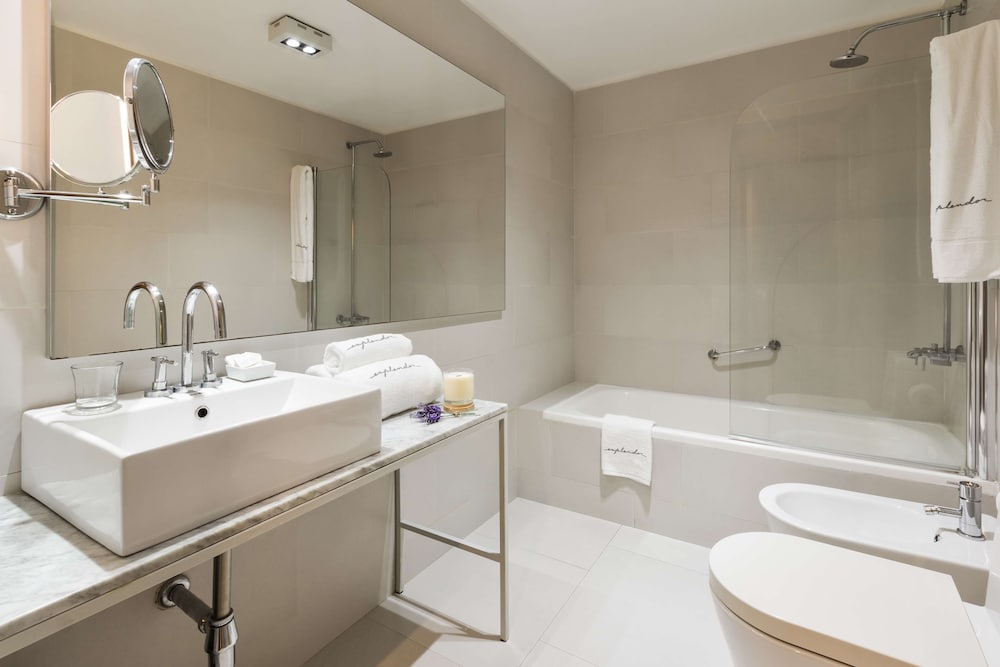 Suite, Multiple Beds, Non Smoking - Photo 4