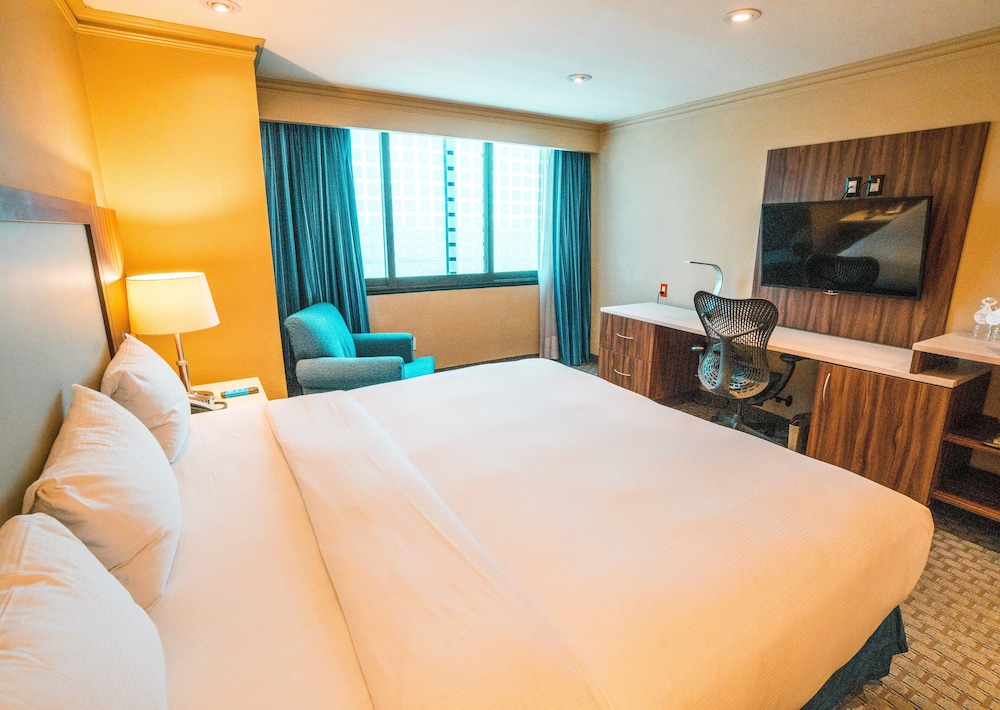 Standard Room, 1 Queen Bed - Photo 6