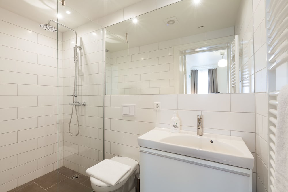 Double Room, Private Bathroom - Photo 7