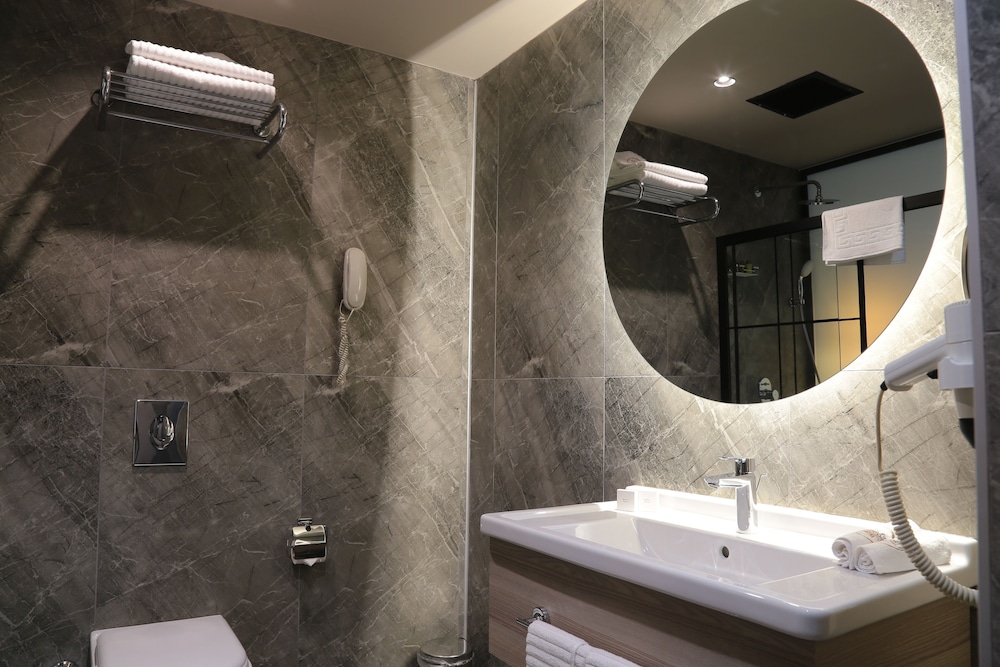 Luxury Double Room, 1 Bedroom thumbnail 5