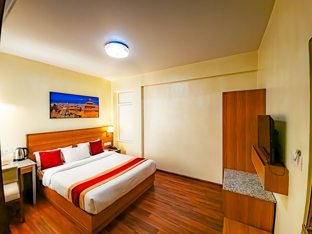 Deluxe Single Room, 1 Queen Bed photo 3