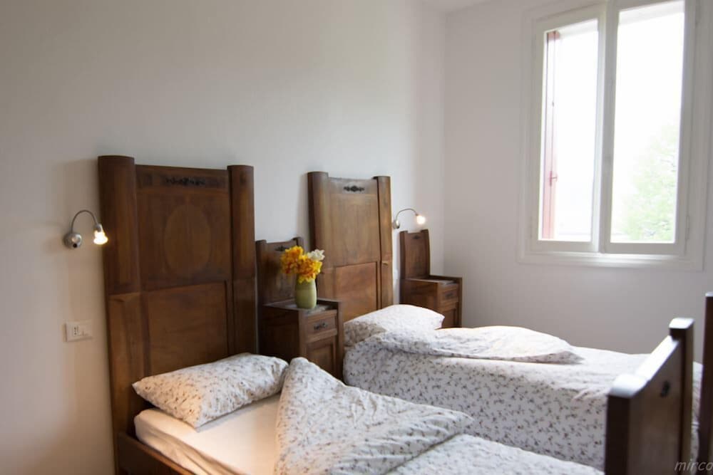 Triple Room, Shared Bathroom photo 1