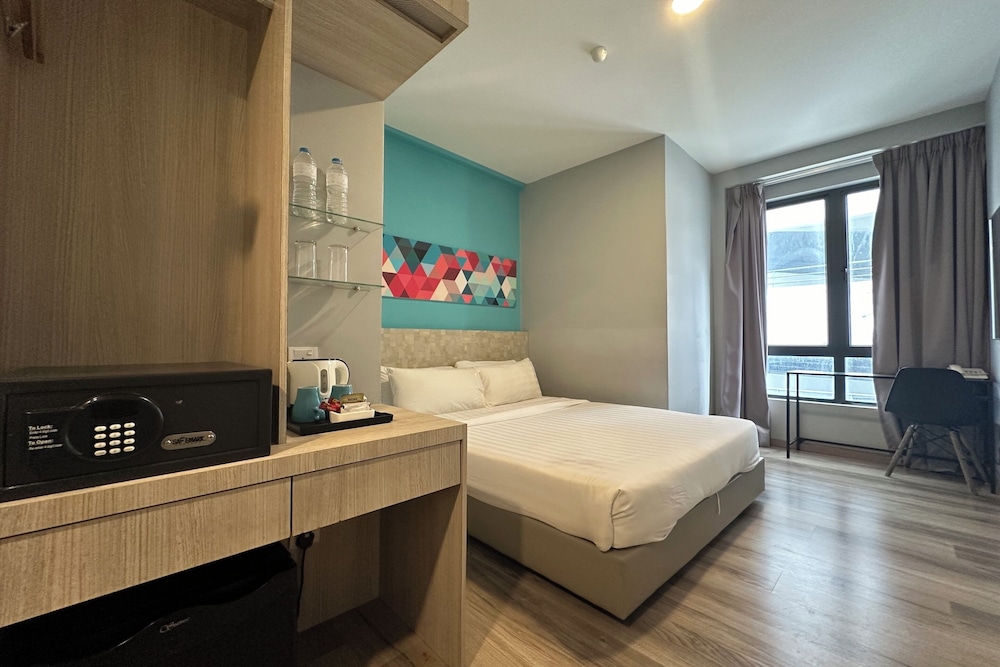 Deluxe Double Room, 1 Queen Bed photo 3
