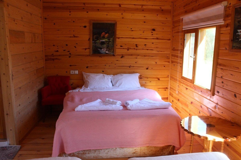 Traditional Bungalow photo 1