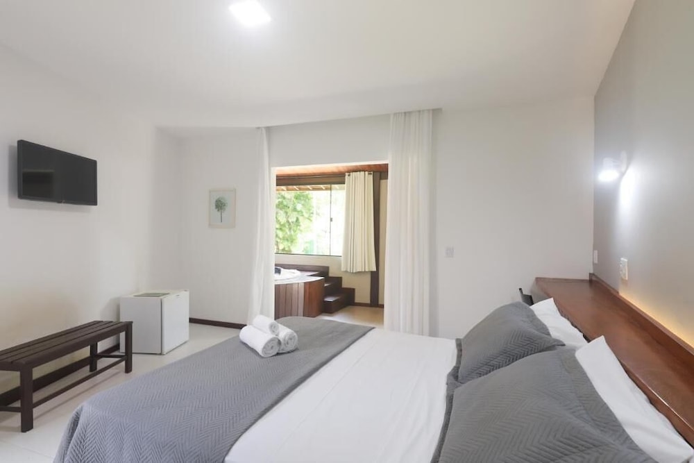 Premium Double Room, 1 King Bed, Bathtub, Garden View - Photo 2