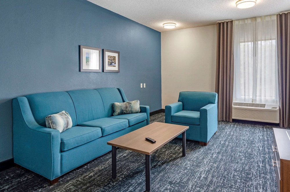 Suite, Multiple Beds, Non Smoking - Photo 4