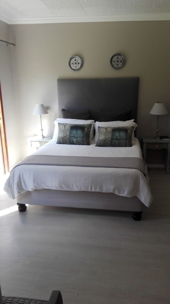 Room (9) photo 1