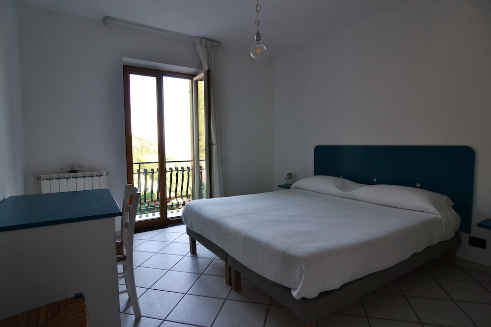 Standard Double or Twin Room photo 3