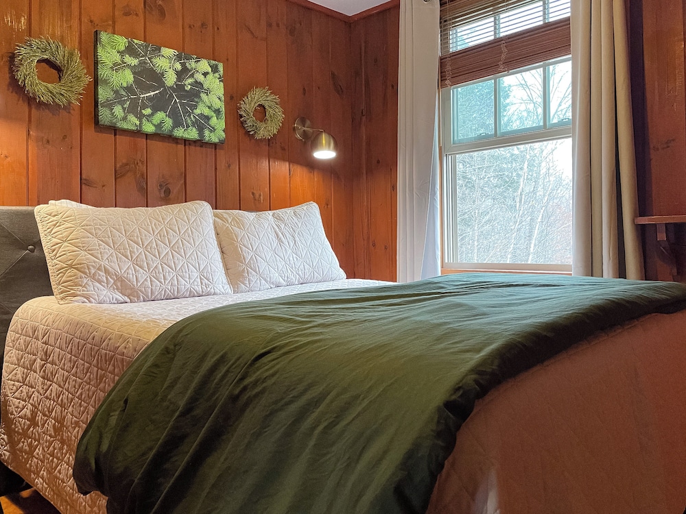 Room 4 - Spruce photo 1